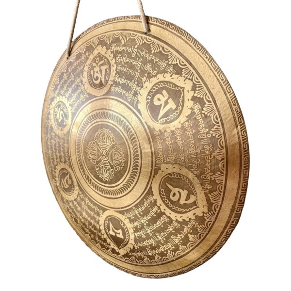 Gong Tibetano 44cm Mantra con Dorje de lado en fondo blanco